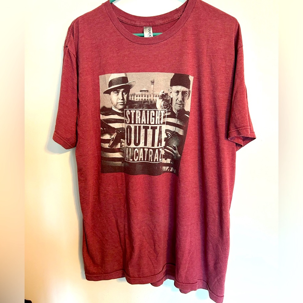 Straight Outta Alcatraz Graphic T-Shirt Birdman and Capone Size Large